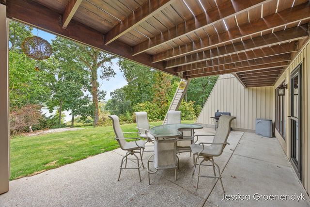 190 N Patterson Road, Wayland, MI 49348