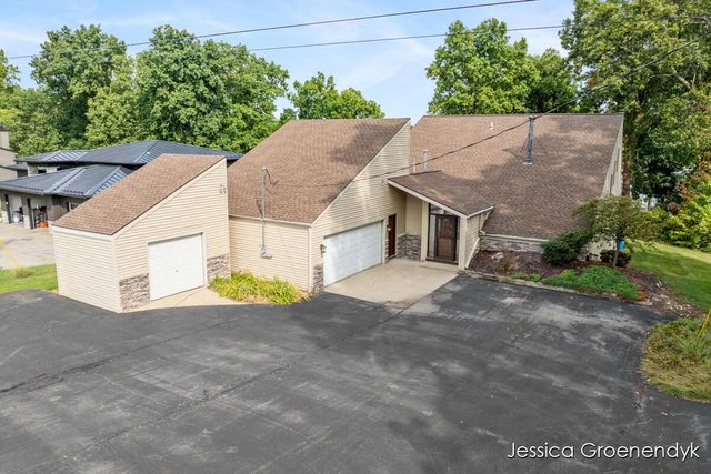 190 N Patterson Road, Wayland, MI 49348