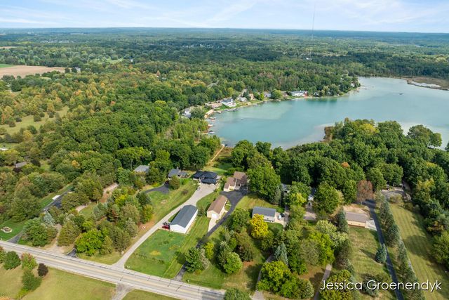 190 N Patterson Road, Wayland, MI 49348
