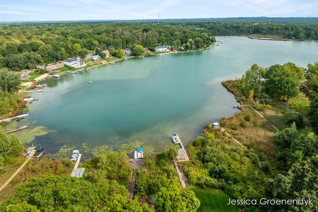 190 N Patterson Road, Wayland, MI 49348