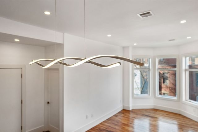 120 Regent St 5, Boston, MA 02119