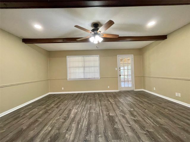 241 Crestwood Street, Clute, TX 77531