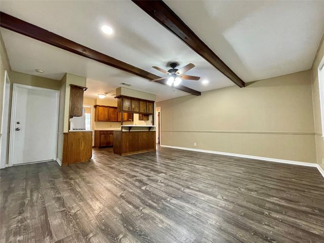 241 Crestwood Street, Clute, TX 77531