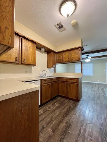 241 Crestwood Street, Clute, TX 77531