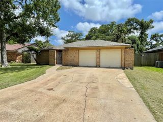 241 Crestwood Street, Clute, TX 77531