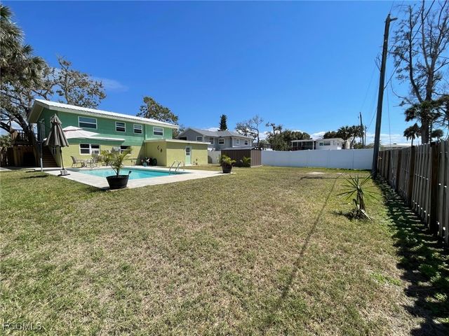 5460 Oak Ridge AVE, Fort Myers Beach, FL 33931