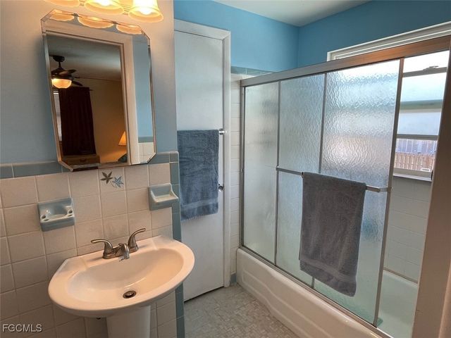 5460 Oak Ridge AVE, Fort Myers Beach, FL 33931