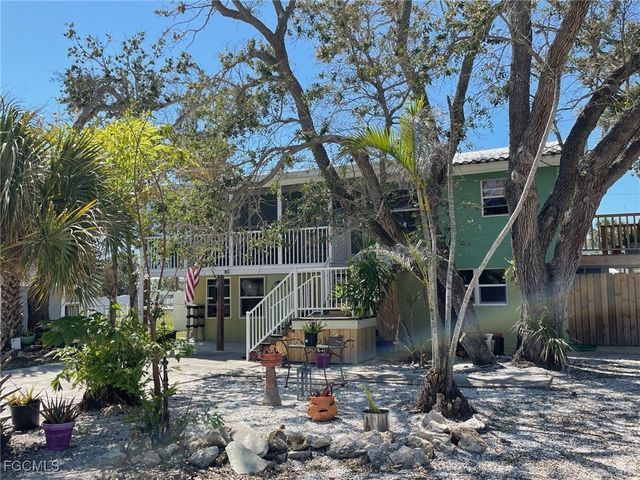 5460 Oak Ridge AVE, Fort Myers Beach, FL 33931