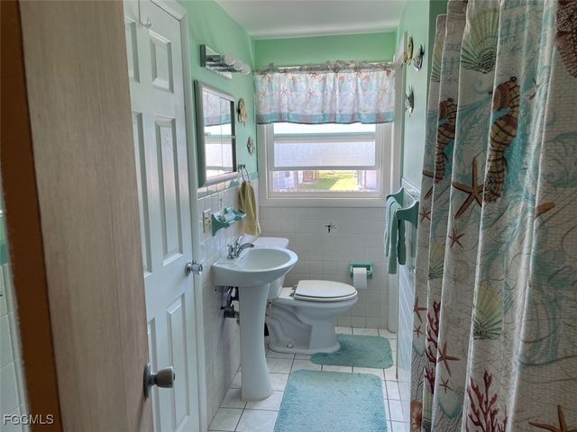 5460 Oak Ridge AVE, Fort Myers Beach, FL 33931
