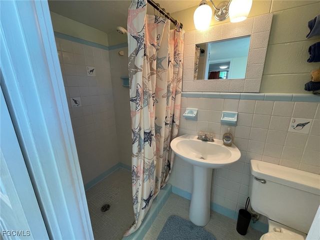5460 Oak Ridge AVE, Fort Myers Beach, FL 33931