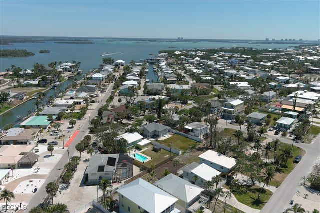5460 Oak Ridge AVE, Fort Myers Beach, FL 33931