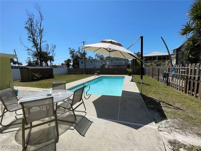 5460 Oak Ridge AVE, Fort Myers Beach, FL 33931