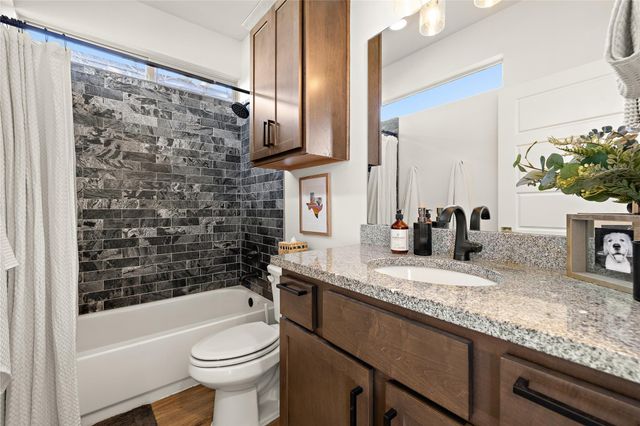1402 Singleton Ave B, Austin, TX 78702