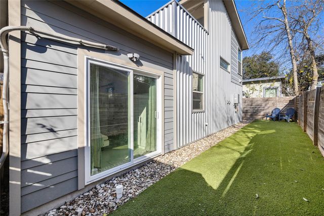 1402 Singleton Ave B, Austin, TX 78702
