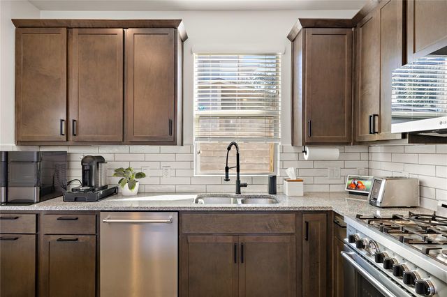 1402 Singleton Ave B, Austin, TX 78702