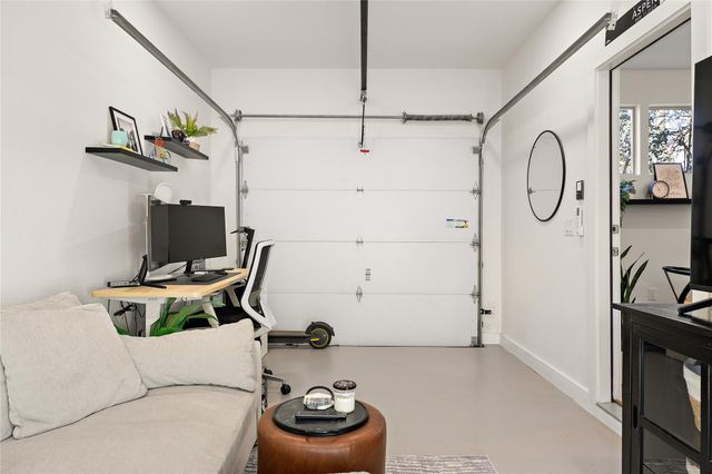 1402 Singleton Ave B, Austin, TX 78702