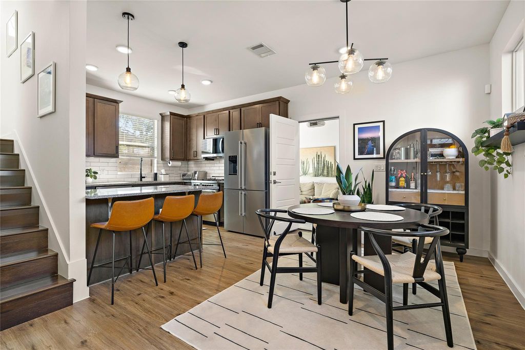 1402 Singleton Ave B, Austin, TX 78702