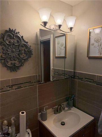 827 Trice TER, Norfolk, VA 23502