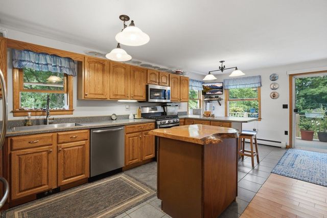 87 B Hill Road, Pownal, VT 05261