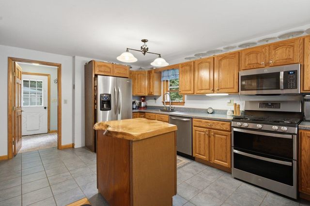 87 B Hill Road, Pownal, VT 05261