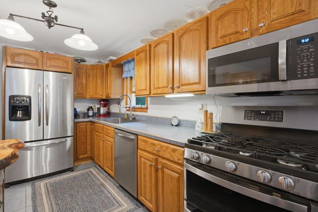 87 B Hill Road, Pownal, VT 05261