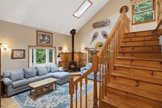 87 B Hill Road, Pownal, VT 05261