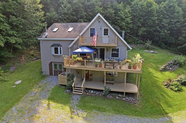 87 B Hill Road, Pownal, VT 05261