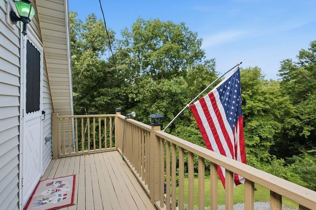 87 B Hill Road, Pownal, VT 05261