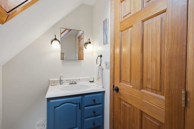 87 B Hill Road, Pownal, VT 05261
