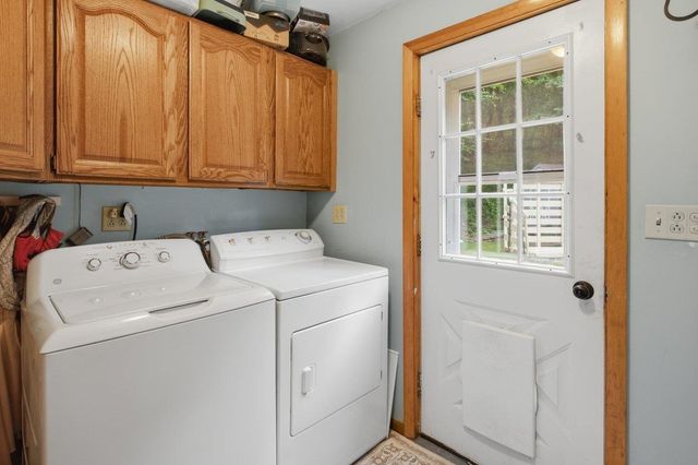 87 B Hill Road, Pownal, VT 05261