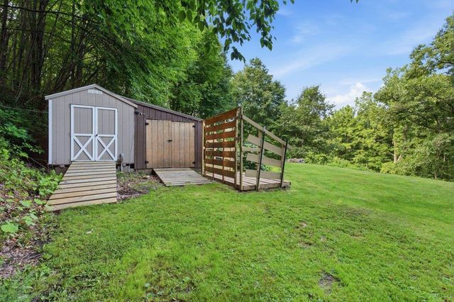 87 B Hill Road, Pownal, VT 05261