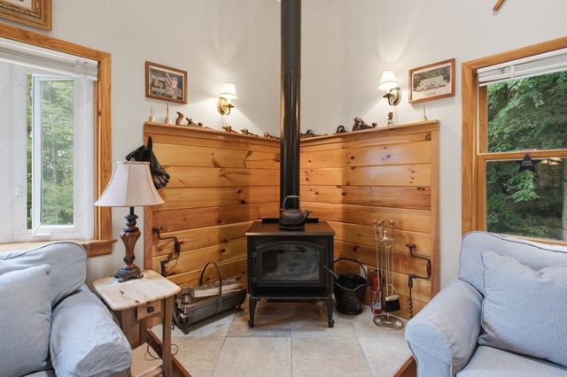 87 B Hill Road, Pownal, VT 05261