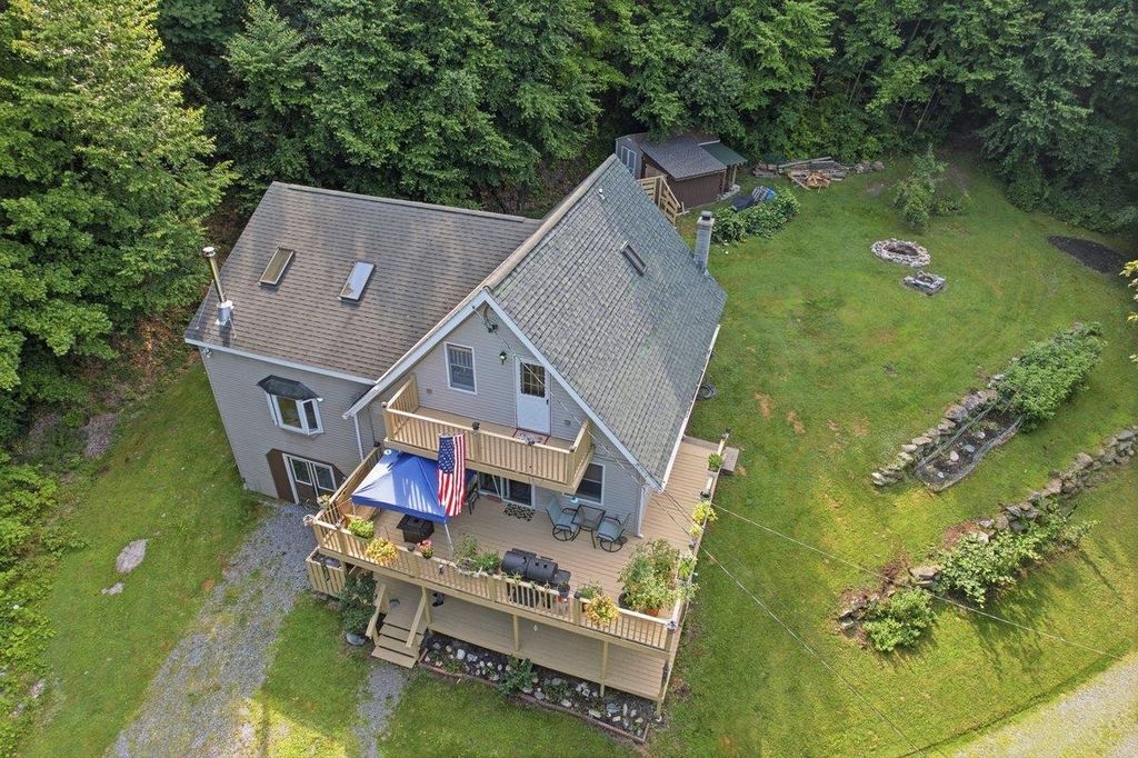 87 B Hill Road, Pownal, VT 05261