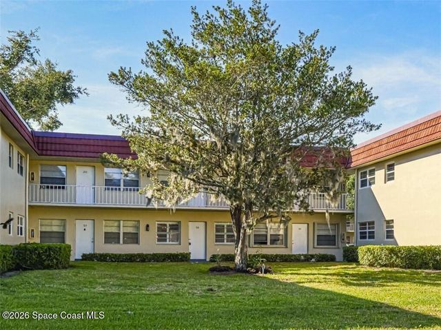 21 Pine Arbor Lane 104, Vero Beach, FL 32962