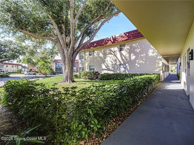 21 Pine Arbor Lane 104, Vero Beach, FL 32962