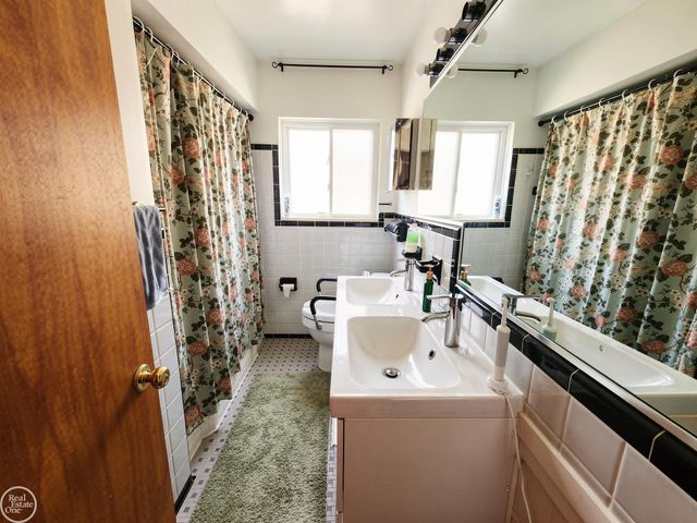 17901 Peters Street, Roseville, MI 48066