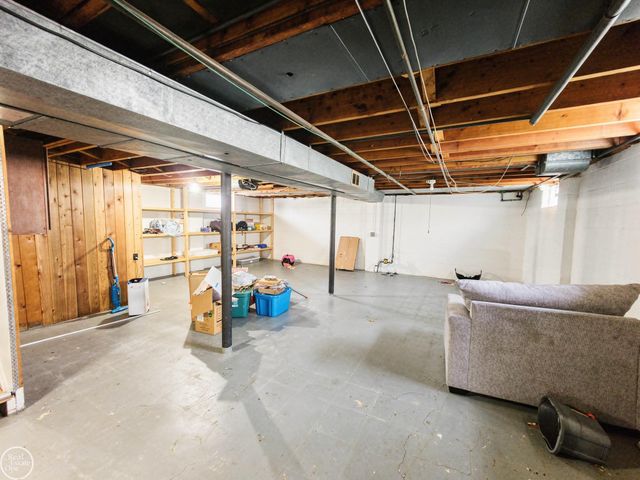 17901 Peters Street, Roseville, MI 48066