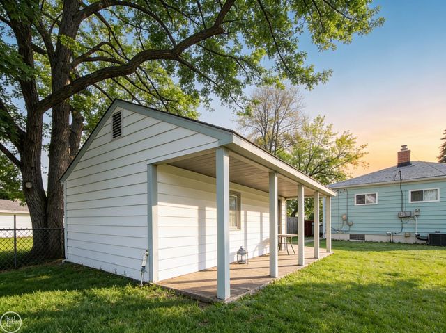 17901 Peters Street, Roseville, MI 48066