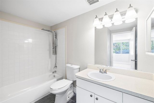 6726 N 11TH STREET, Tampa, FL 33604