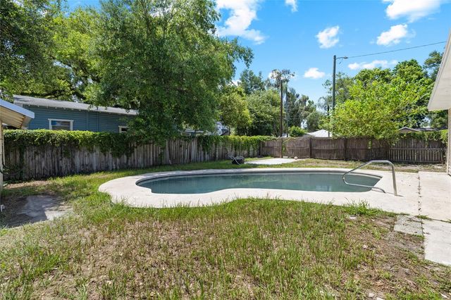 6726 N 11TH STREET, Tampa, FL 33604