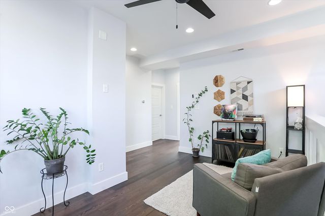 806 Shelby Street, Indianapolis, IN 46203