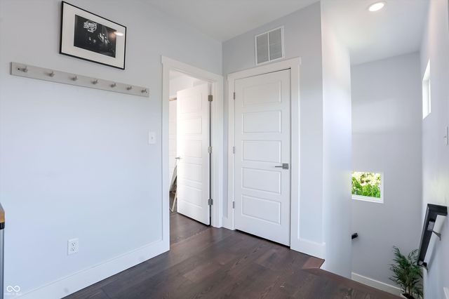 806 Shelby Street, Indianapolis, IN 46203
