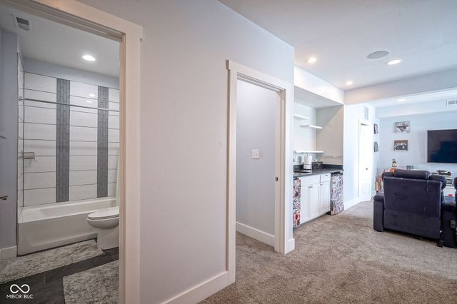 806 Shelby Street, Indianapolis, IN 46203