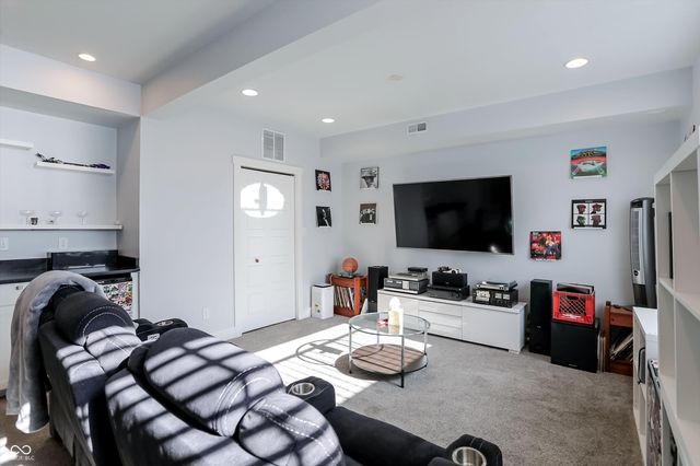 806 Shelby Street, Indianapolis, IN 46203