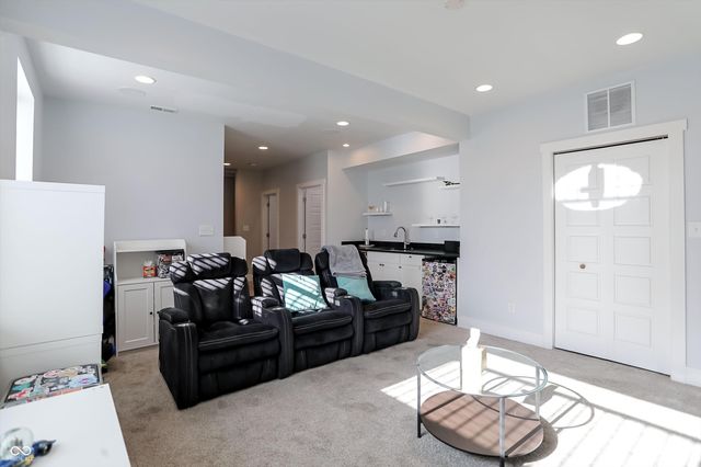 806 Shelby Street, Indianapolis, IN 46203