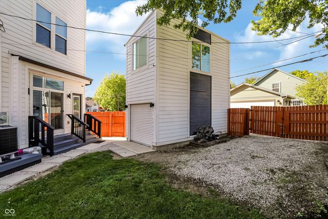806 Shelby Street, Indianapolis, IN 46203
