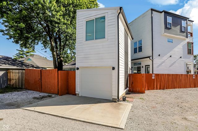 806 Shelby Street, Indianapolis, IN 46203