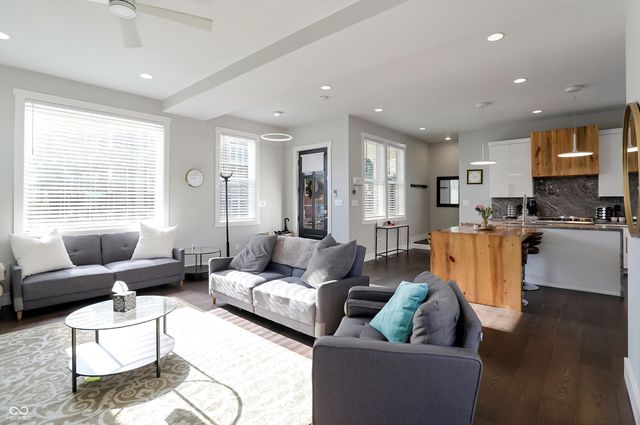 806 Shelby Street, Indianapolis, IN 46203