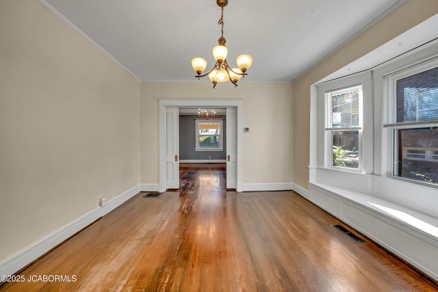 1012 OAK STREET, Jefferson City, MO 65101