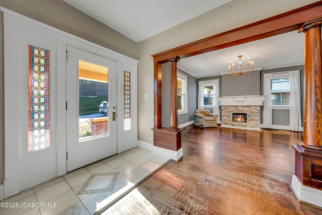 1012 OAK STREET, Jefferson City, MO 65101